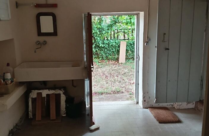 Cette propriété a raffraichir est ideale pour ceux qui recherchent le calme — photo 3