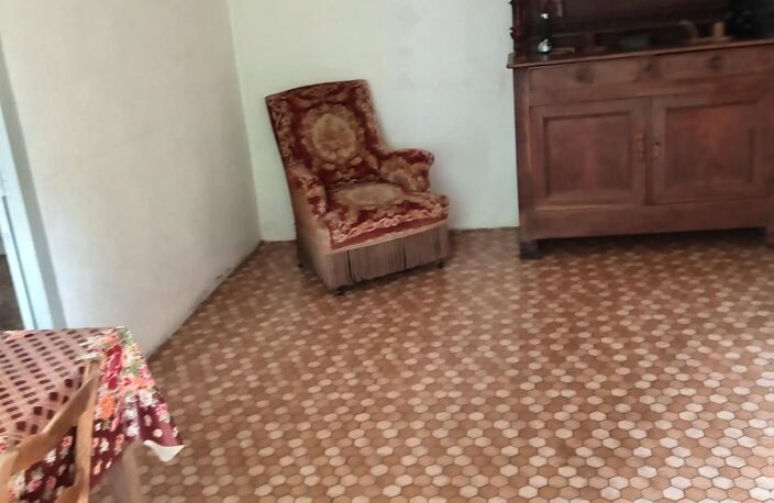 Cette propriété a raffraichir est ideale pour ceux qui recherchent le calme — photo 4
