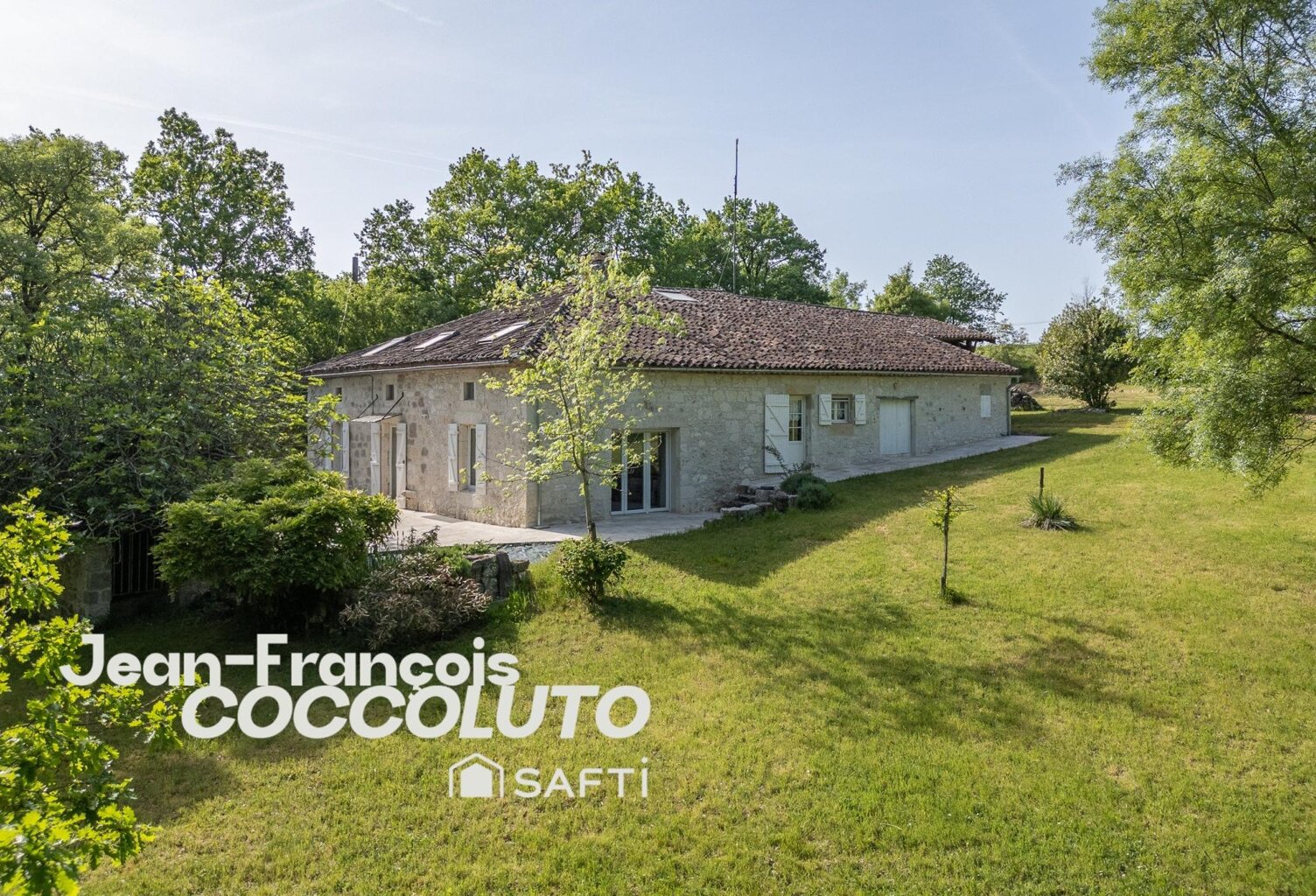 Maison en pierre à la campagne — photo 1