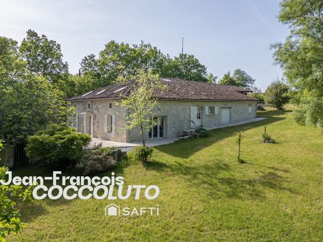 Maison en pierre à la campagne — photo du bien