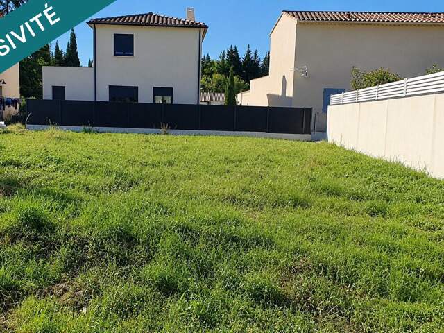 Terrain viabilisé de 321m2 Libre constructeur — photo du bien