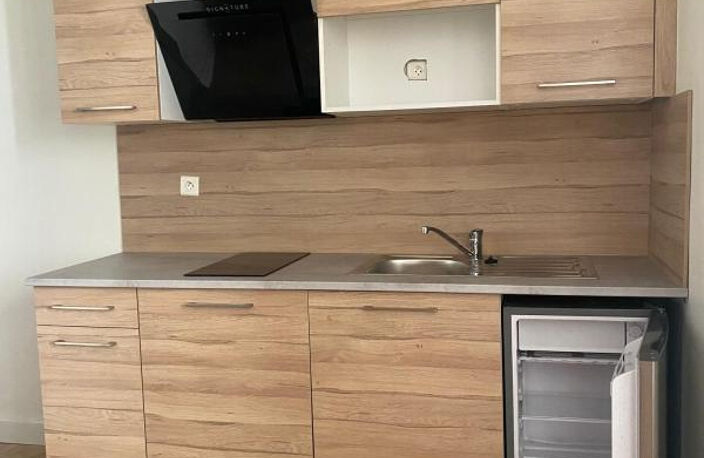 Studio meublé au cœur du village  (22M2) - MEYRARGUES 13650 — photo 5