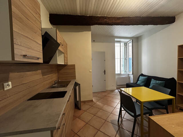 Studio meublé au cœur du village  (22M2) - MEYRARGUES 13650 — photo du bien