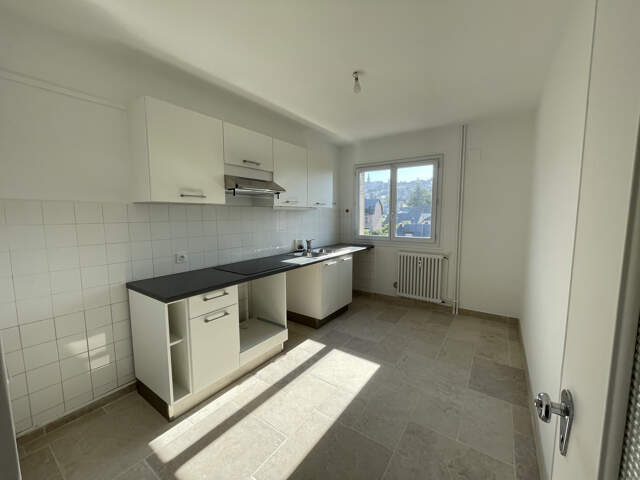 RODEZ - T4 : 765 € CHARGES COMPRISES : EAU + CHAUFFAGE — photo du bien