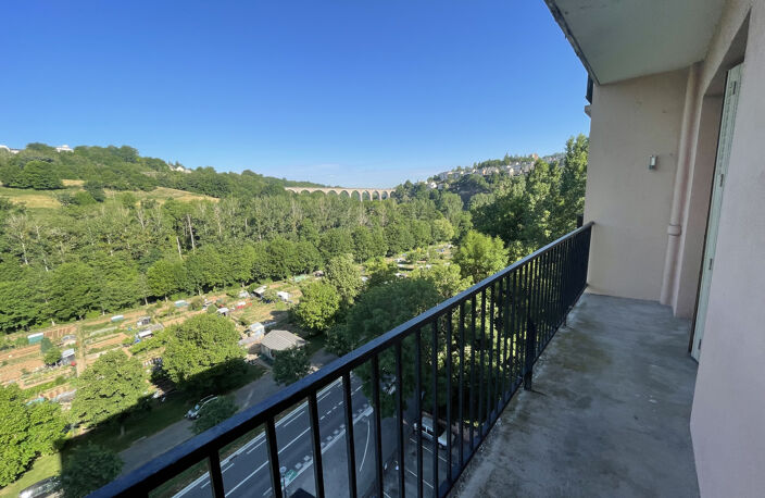 RODEZ - T4 : 765 € CHARGES COMPRISES : EAU + CHAUFFAGE — photo 2