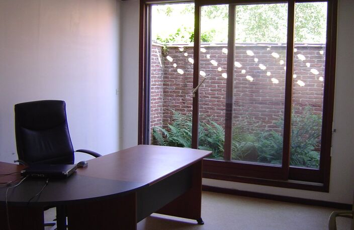 Local commercial — photo 2