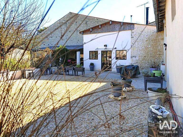Vente Maison/villa 8 pièces — photo 1