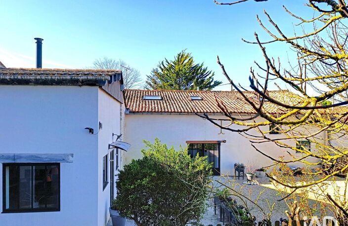 Vente Maison/villa 8 pièces — photo 2