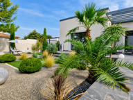 AU CALME, VILLA CONTEMPORAINE DE PLAIN PIED SUR 1003M2 AVEC PISCINE - PRESTATION HAUT DE GAMME — photo 3