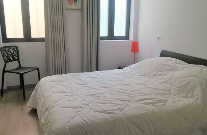 COEUR ST CYPRIEN T2 BSI DE STANDING DE 72M2 + PARKING....145 — photo 4
