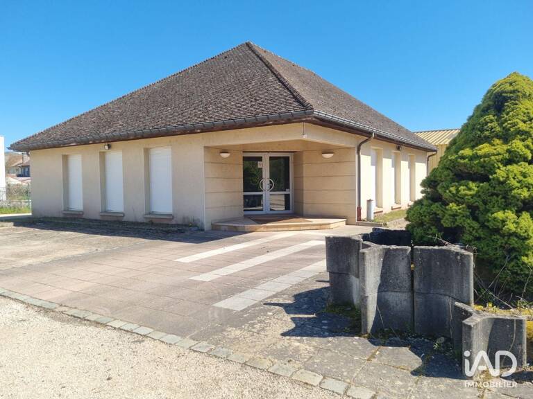 Location Local d'activités 604 m&sup2; — photo 1