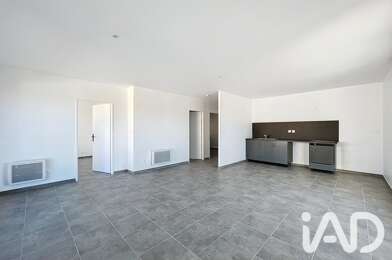 Appartement 3 pièces 860 €