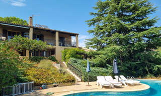Maison 6 Pièces 198 m² à vendre à Valensole (04210)