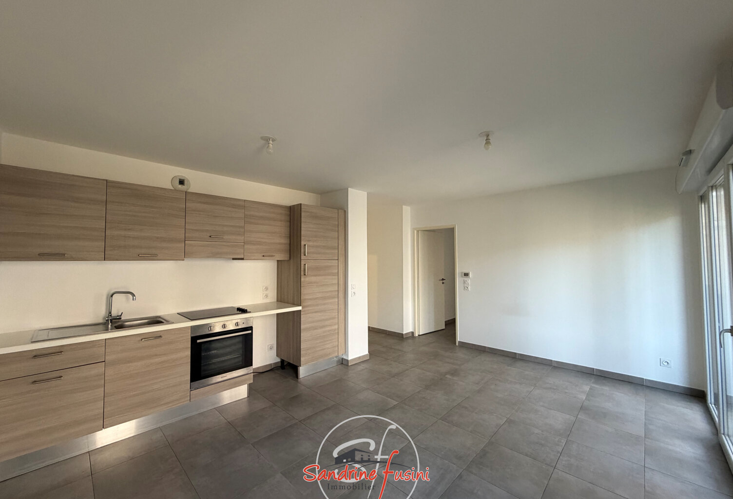 APPARTEMENT 2P AVEC PARKING EN SOUS-SOL — photo 1