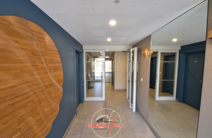 APPARTEMENT 2P AVEC PARKING EN SOUS-SOL — photo 5