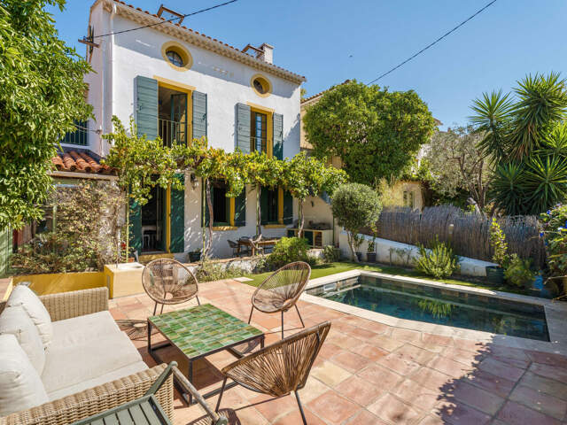 VALBOURDIN - MAISON DE CHARME 120 M2 AVEC VUE MER ET PISCINE — photo du bien
