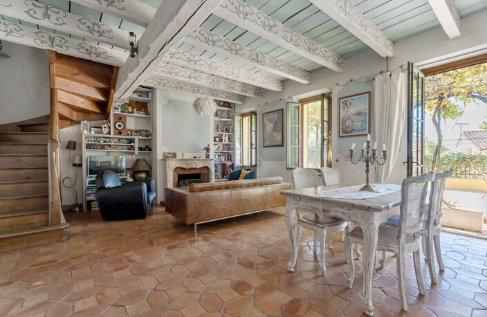 VALBOURDIN - MAISON DE CHARME 120 M2 AVEC VUE MER ET PISCINE — photo 3