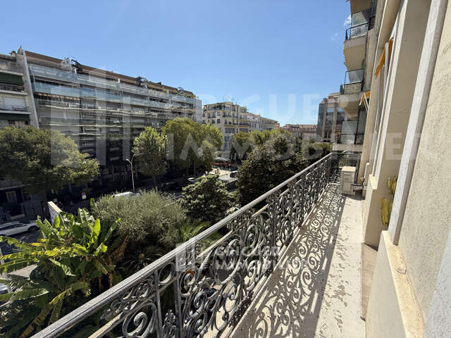 Location 5 pieces Nice centre ville — photo du bien