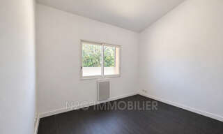 Commerce  17 m² à louer à Montauroux (83440)
