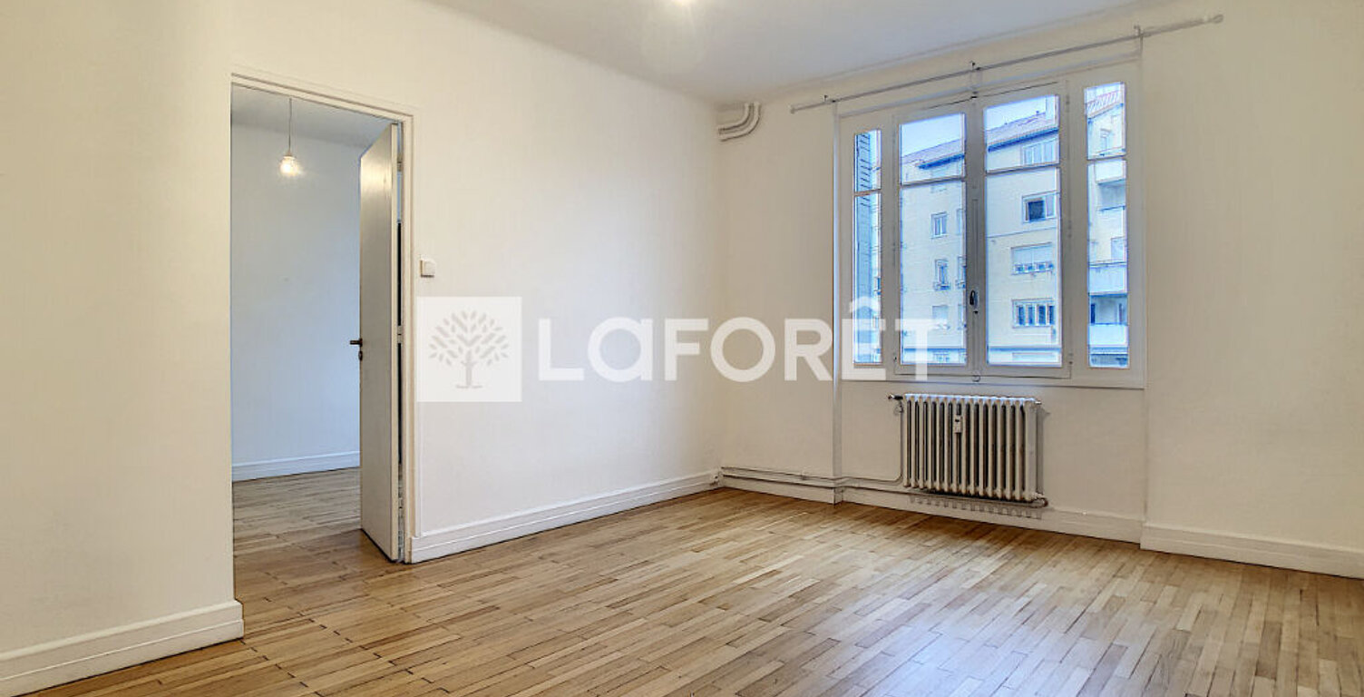 LYON 4 - CLOS JOUVE-  RUE PHILIPPE DE LASSALLE T3 — photo 1