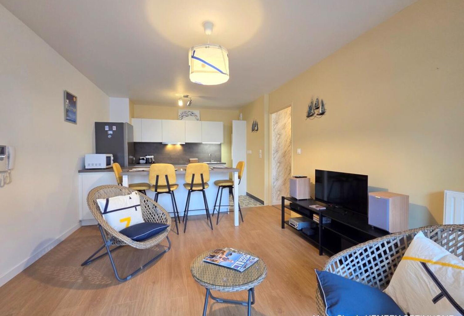 DINARD – RUE GARDINER :Appartement entièrement rénové avec terrasse plein ouest et parking en sous-sol — photo 1