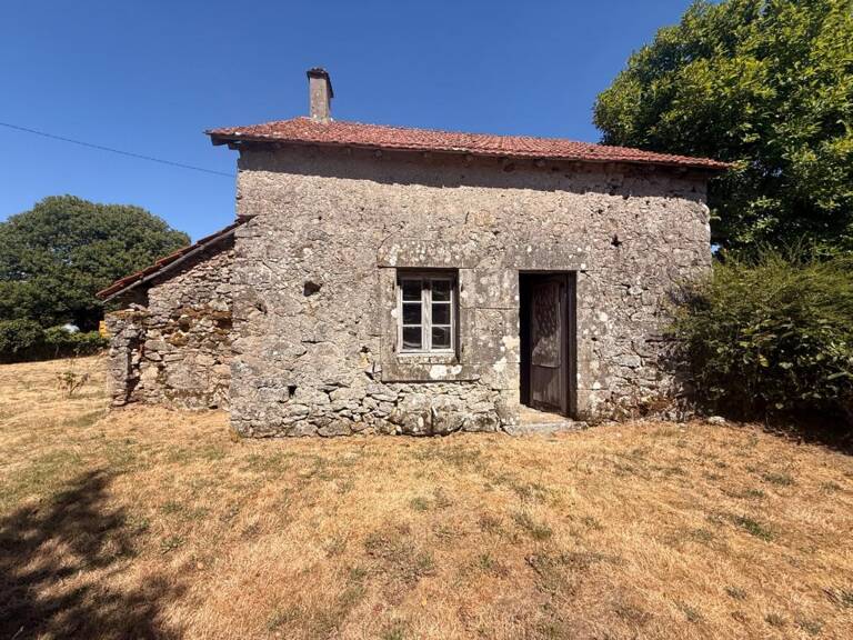 EN EXCLUSIVITE ! Charmante maison en pierre 60m² à rénover, Terrain de 900 m² 18 500 € — photo 1