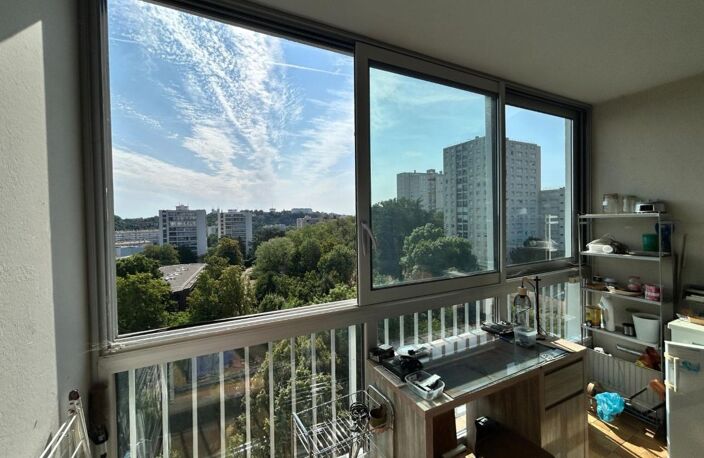 Appartement à vendre 3 pièces LYON 5EME ARRONDISSEMENT (69) - VUE DEGAGEE - CALME - PARKING - PROCHE DES COMMODITES — photo 4