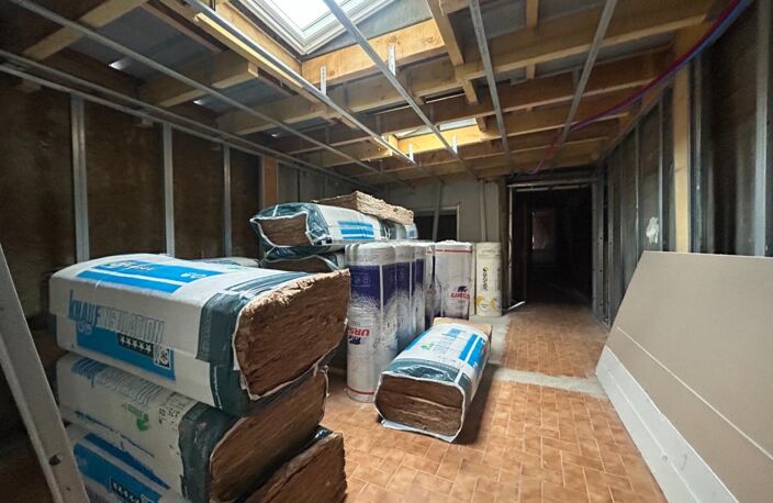 Maison de 105 m2 à finir de rénover avec jardinet — photo 4