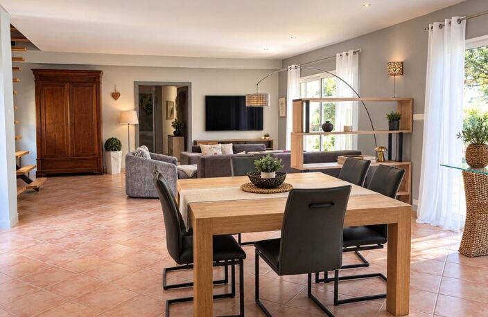 ST RESTITUT, rare, maison contemporaine de 193 m² hab plus garage et piscine 10X5 sur 2000 m boisés de chênes au calme — photo 4