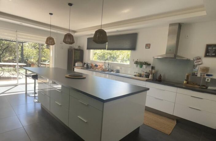 ST RESTITUT, rare, maison contemporaine de 193 m² hab plus garage et piscine 10X5 sur 2000 m boisés de chênes au calme — photo 5