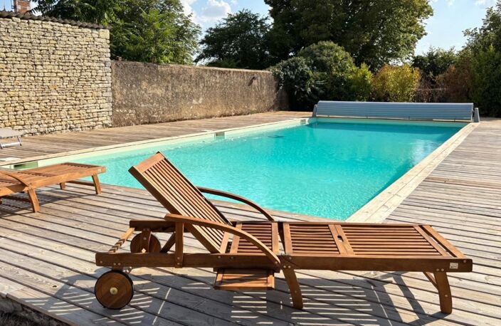 Propriété de caractère en pierre - 376 m² - Piscine chauffée -  Panneaux solaires - Champigny à 10minutes de N. de Poitou — photo 3