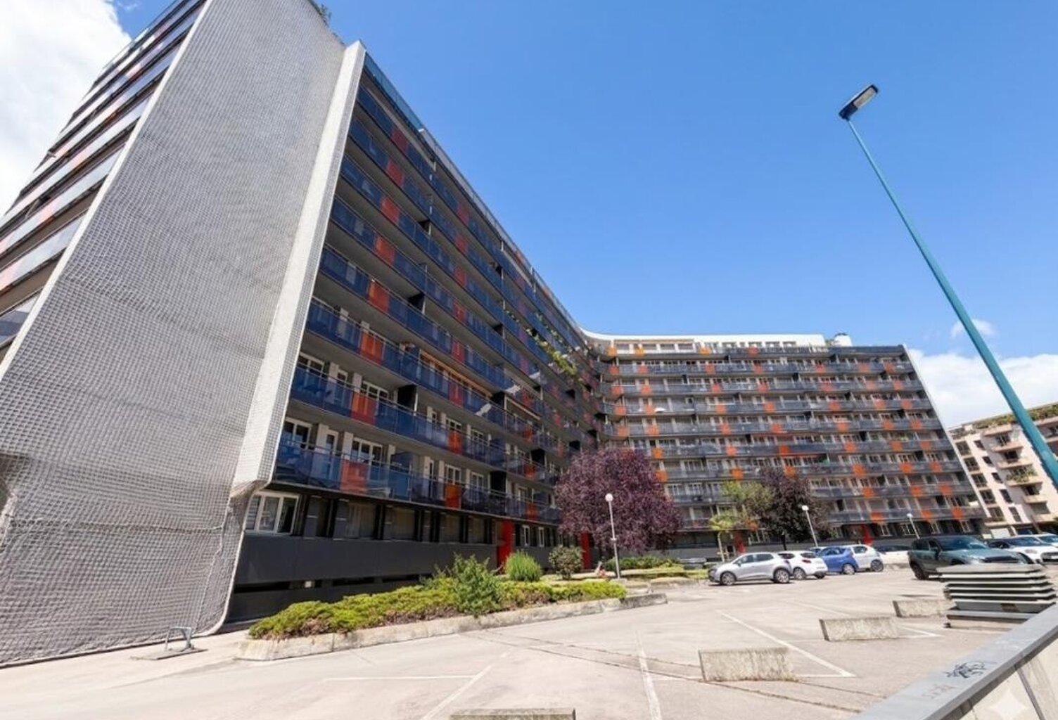 Appartement T4–102 m²–3 parkings, balcon,ascenseur-Centre-ville Clermont-Ferrand (63)-Profession libérale — photo 1
