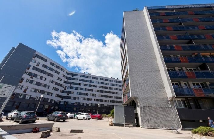 Appartement T4–102 m²–3 parkings, balcon,ascenseur-Centre-ville Clermont-Ferrand (63)-Profession libérale — photo 2