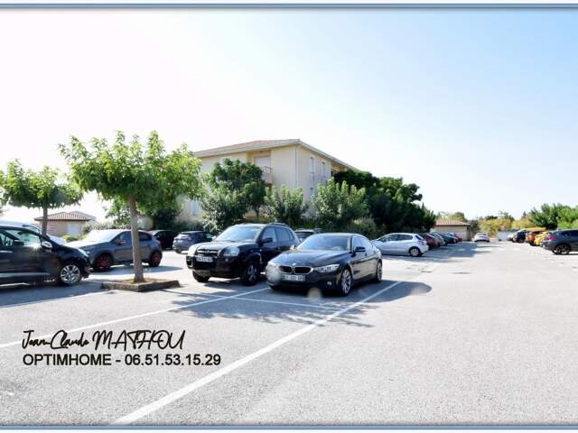 A vendre appartement T2 41 m² avec terrasse, vue campagne, 2 parkings et piscine - 11200 Lézignan-Corbières — photo du bien