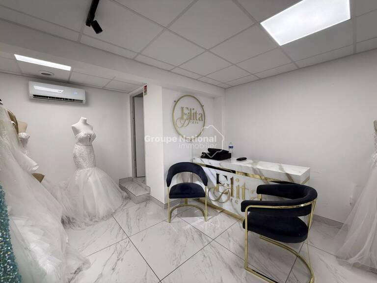 Local commercial — photo 1