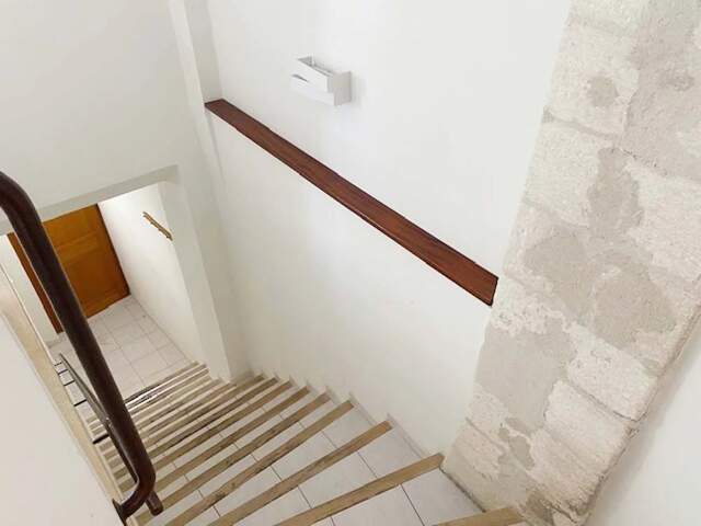 Avignon Intra-Muros, proche des Carmes. Appartement P3 (77 m²) a — photo du bien