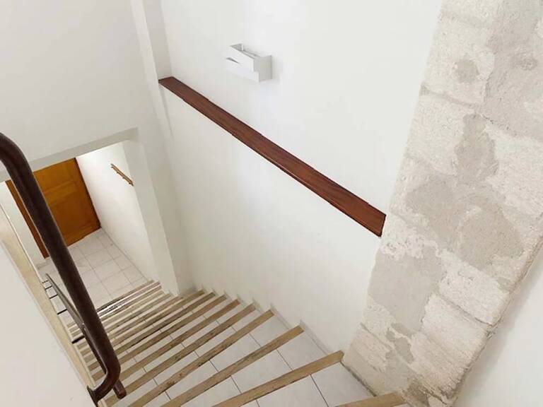 Avignon Intra-Muros, proche des Carmes. Appartement P3 (77 m²) a — photo 1