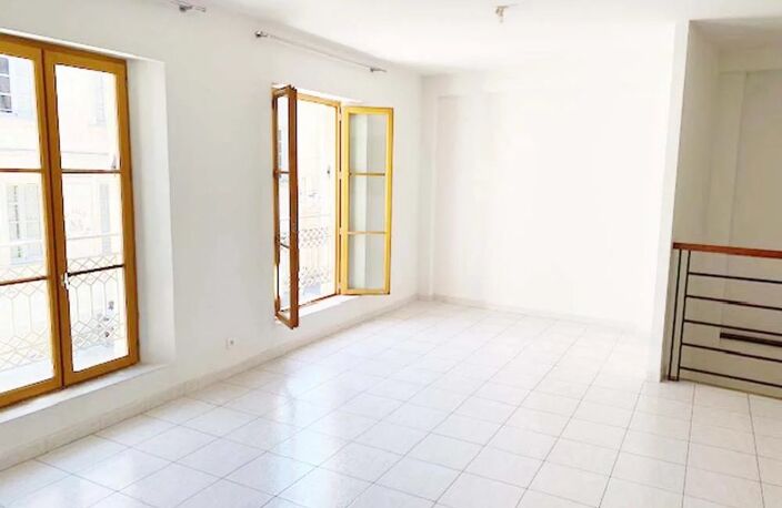 Avignon Intra-Muros, proche des Carmes. Appartement P3 (77 m²) a — photo 4