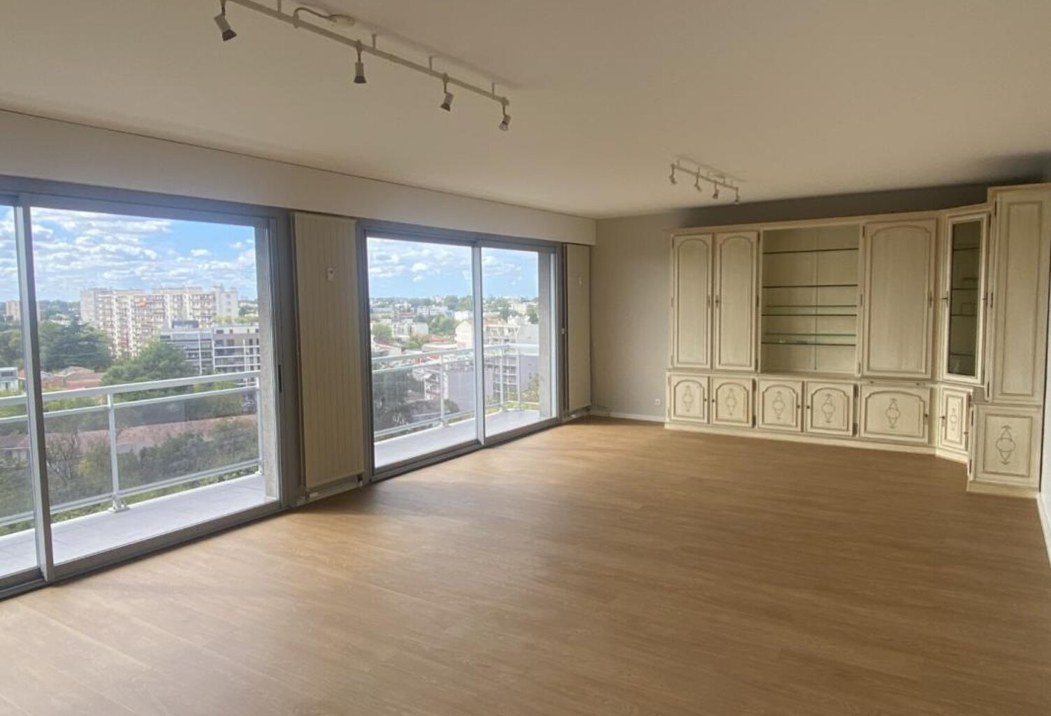 T3 rénové 9ème étage, vue imprenable — photo 1