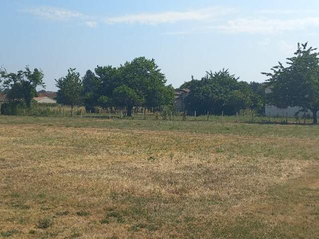 Terrain à bâtir à Saint-Front-de-Pradoux (24400) — photo du bien