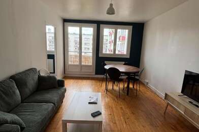 Appartement 4 pièces 985 €