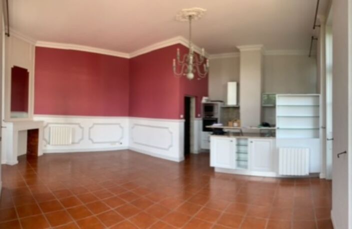 Appartement de 78m2 à louer sur Saintes — photo 2