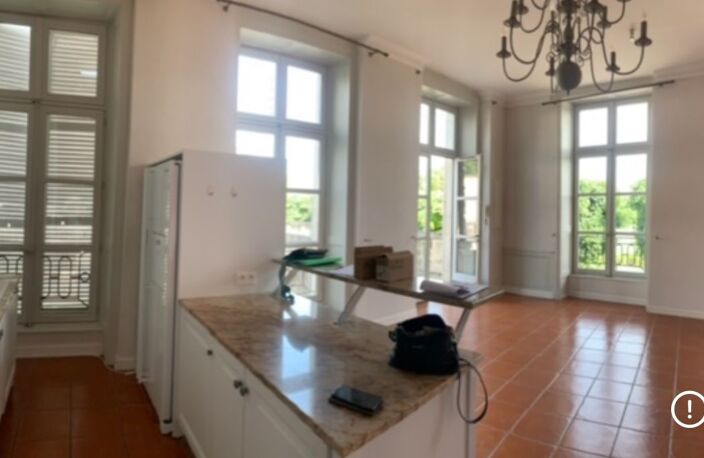 Appartement de 78m2 à louer sur Saintes — photo 3
