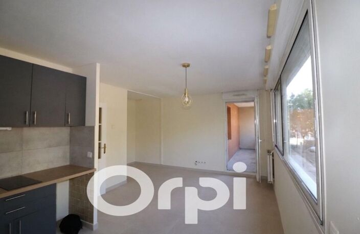 AUBAGNE LES SANTONNIERS STUDIO ET TERRASSE — photo 2