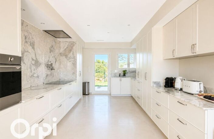 Vue panoramique à 180° sur la garrigue pour cette villa contemporaine d’exception de 186 m² — photo 4