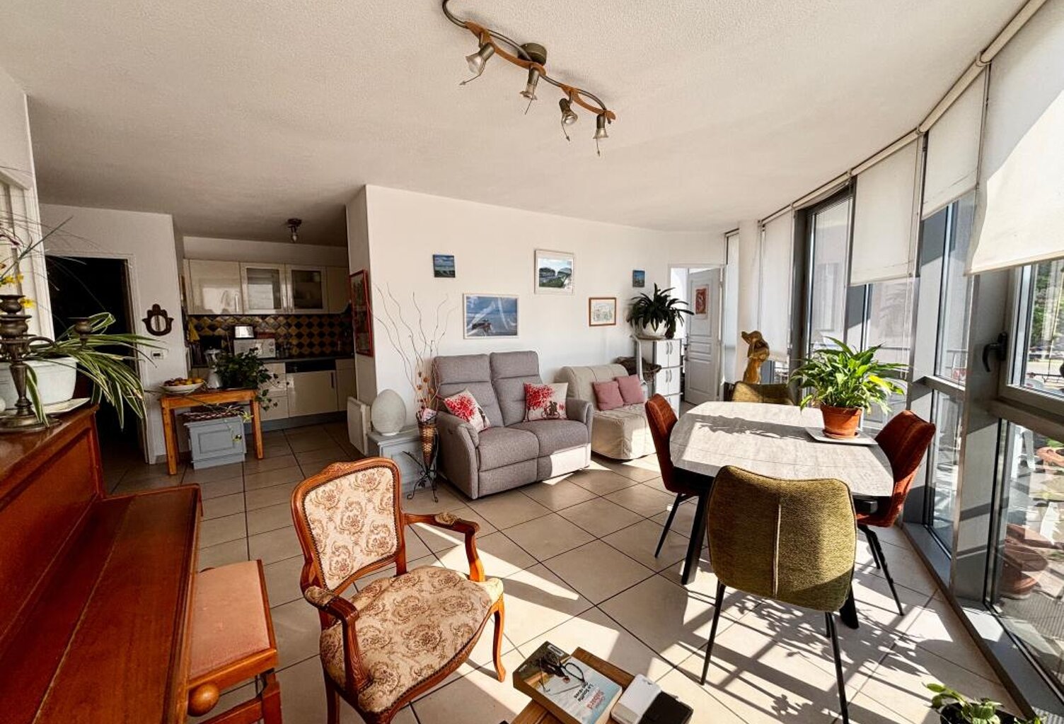 CENTRE VILLE - Appartement T3 À Vendre - TERRASSE — photo 1