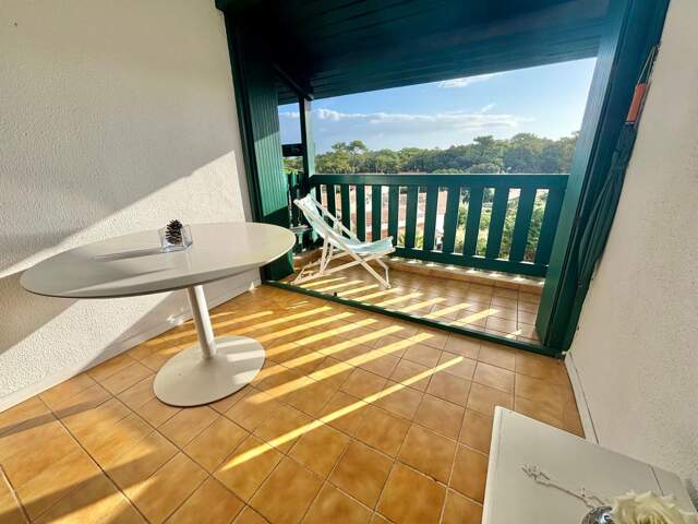 Appartement À Vendre — photo du bien