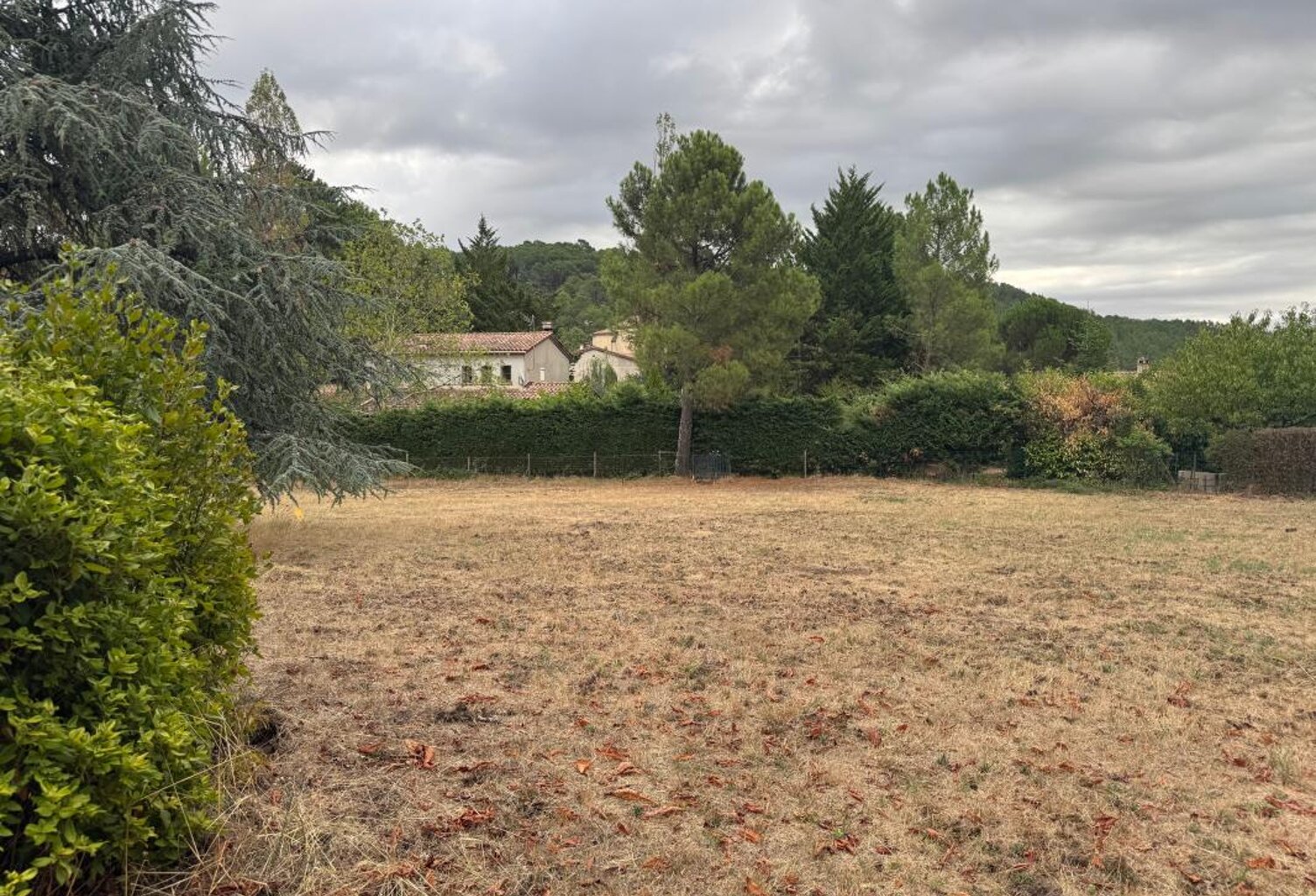 LAVAL-PRADEL – TERRAIN À BÂTIR DE 1 146 m² AU CŒUR DU BOURG – POTENTIEL INVESTISSEUR — photo 1