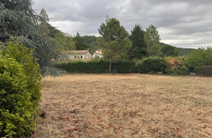LAVAL-PRADEL – BELLE PARCELLE À BÂTIR DE 1 249 m² – EMPLACEMENT CENTRAL — photo 4