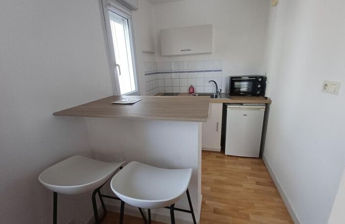 Studio meublé avec balcon et parking — photo 3